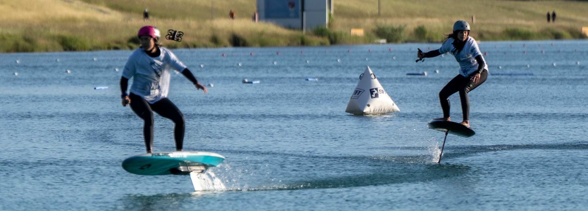 Zwei Foil-Rider im Rennen — Munich Water Days 2026